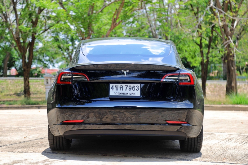 Tesla Model 3 RWD 