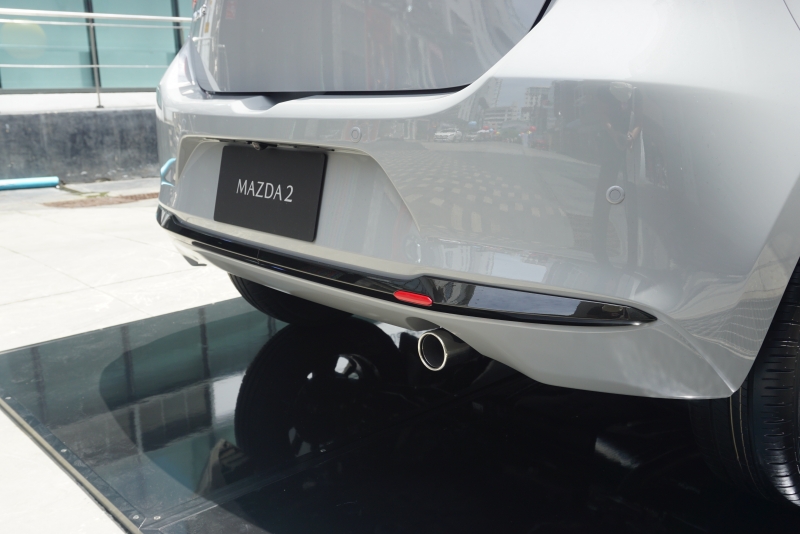ภาพคันจริง Mazda2 2024 รุ่นมาตรฐาน Sport Design และ New Wave Design