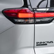Toyota INNOVA ZENIX 2024