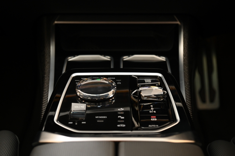 BMW M760e xDrive