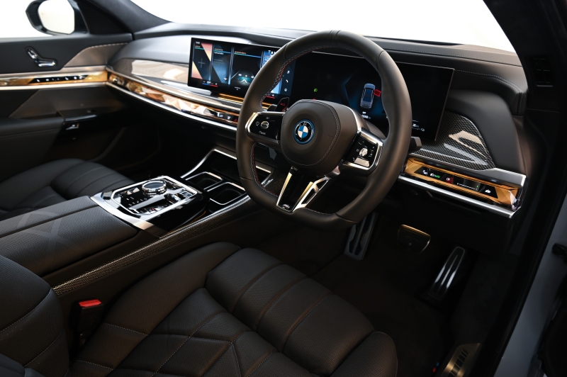 BMW M760e xDrive
