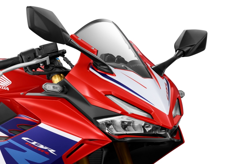 Honda CBR150R สีใหม่ Grand Prix Red / Dominator Matte Black