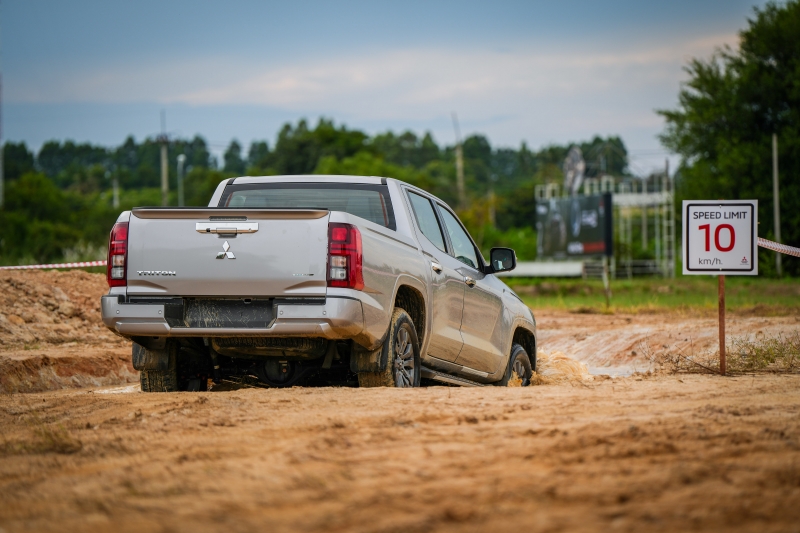 All-new Mitsubishi Triton Double Cab รุ่น Ultra 4WD AT