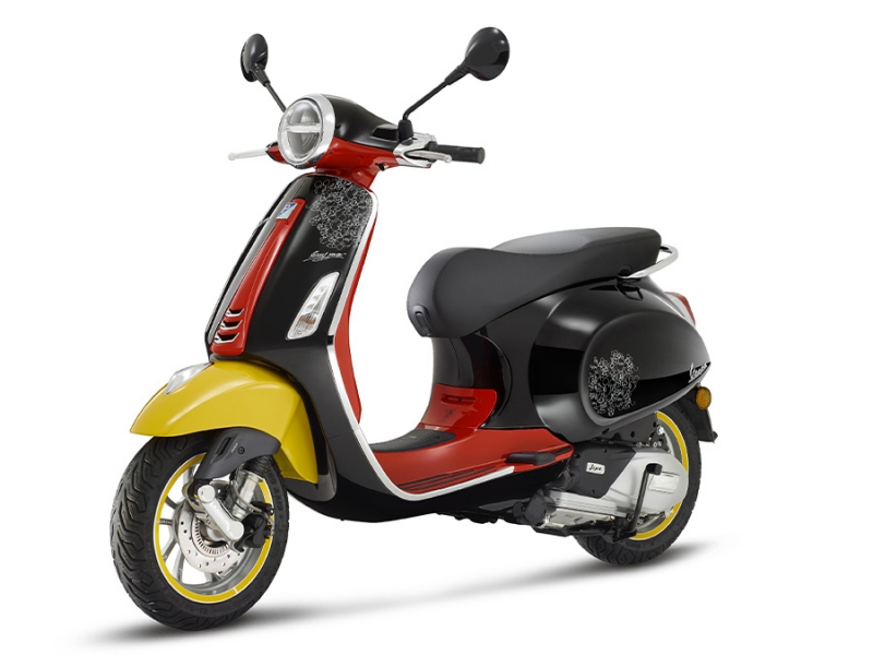 Primavera Disney Mickey Mouse Edition by Vespa 150 I-Get ABS