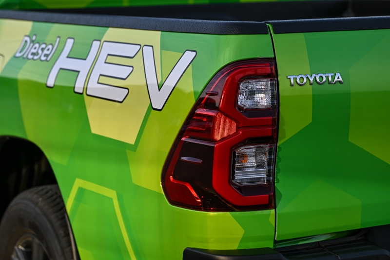 Toyota Hilux Diesel HEV (Concept)