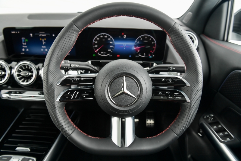 Mercedes-Benz GLA 200 AMG Dynamic 2024