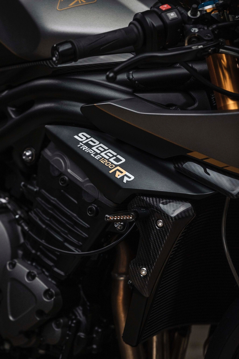 Triumph Speed Triple 1200 RR Breitling