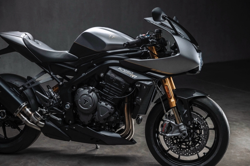 Triumph Speed Triple 1200 RR Breitling