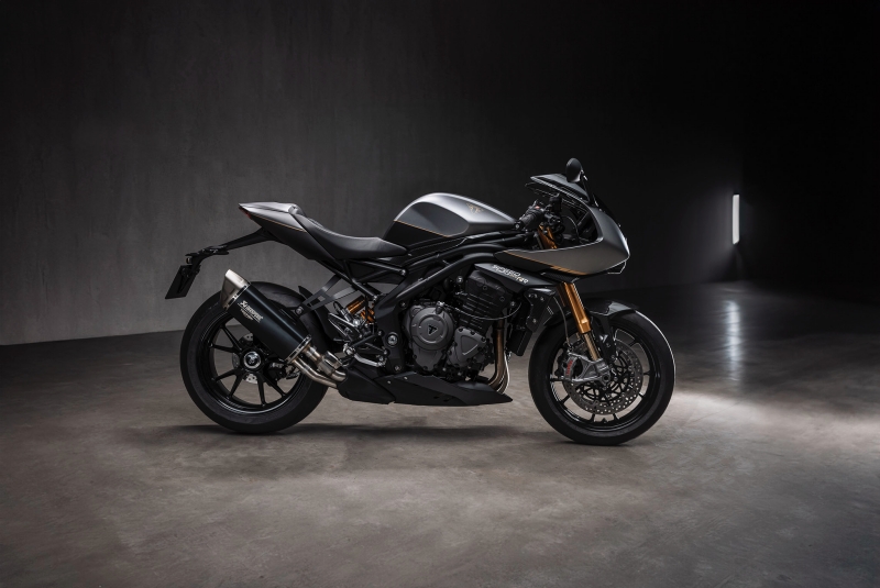 Triumph Speed Triple 1200 RR Breitling