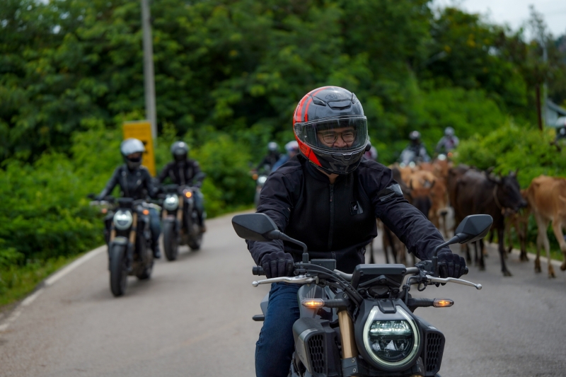 ฮอนด้าบิ๊กไบค์จัดทริป “The First Exclusive Trip & Track” ทดสอบ Honda E-Clutch