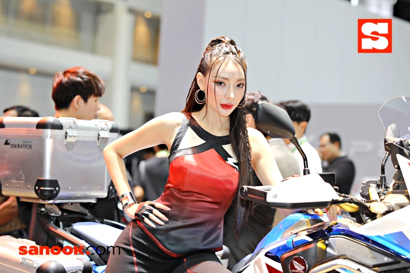 ส่องความน่ารักพริตตี้ MOTOR EXPO 2024