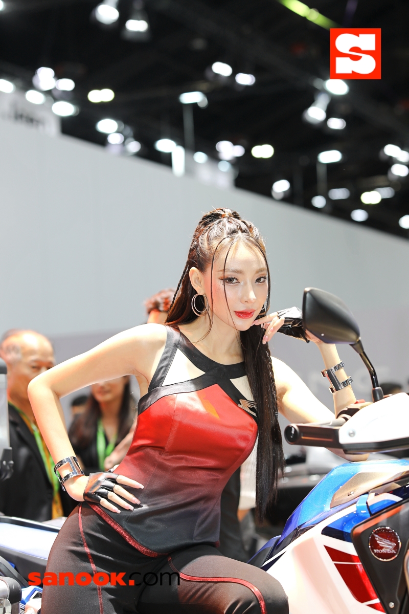 ส่องความน่ารักพริตตี้ MOTOR EXPO 2024