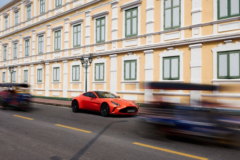 Aston Martin VANTAGE 2025