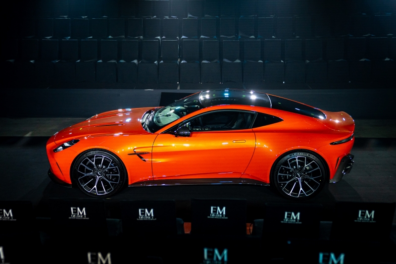 Aston Martin VANTAGE 2025