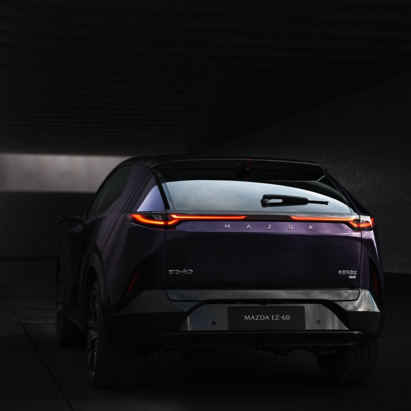 Mazda EZ-60 / CX6-e