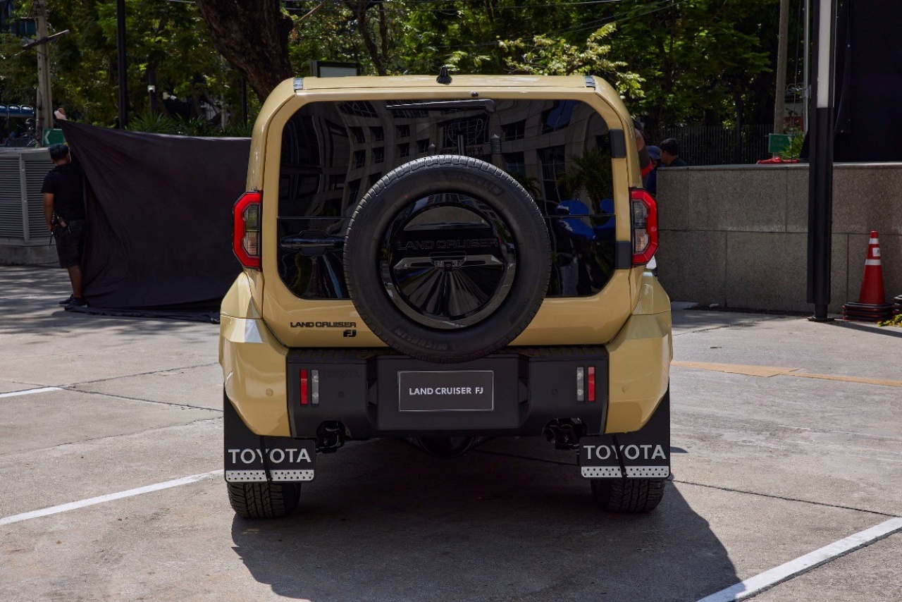 Toyota Land Cruiser FJ