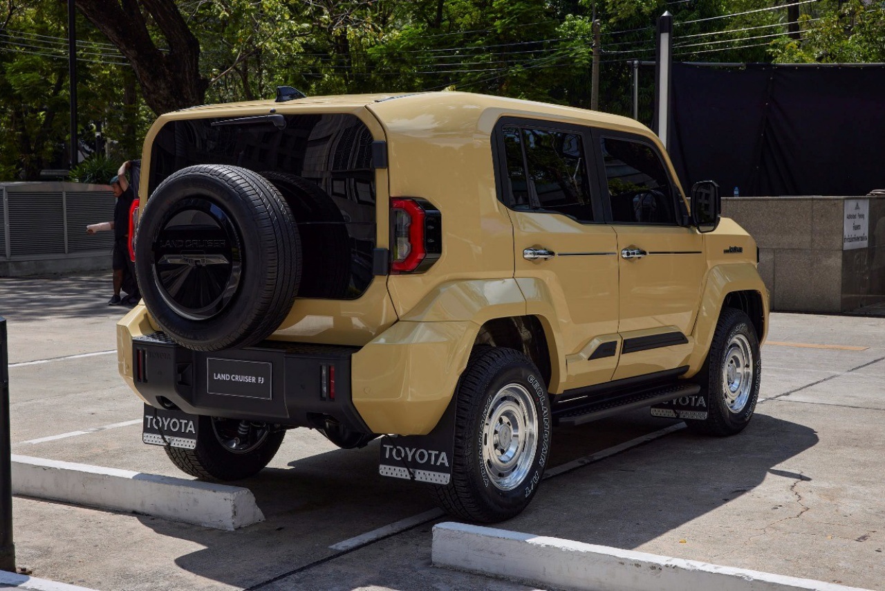 Toyota Land Cruiser FJ