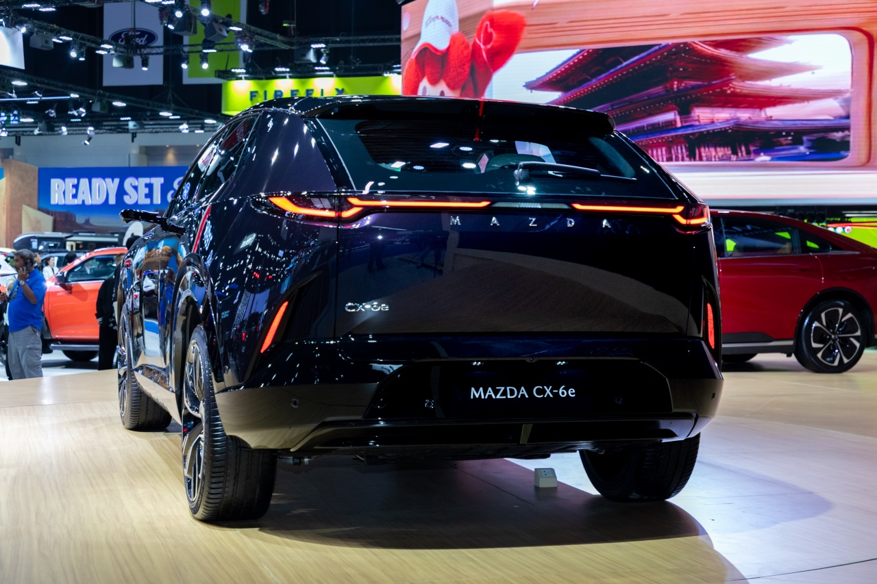 Mazda CX-6e