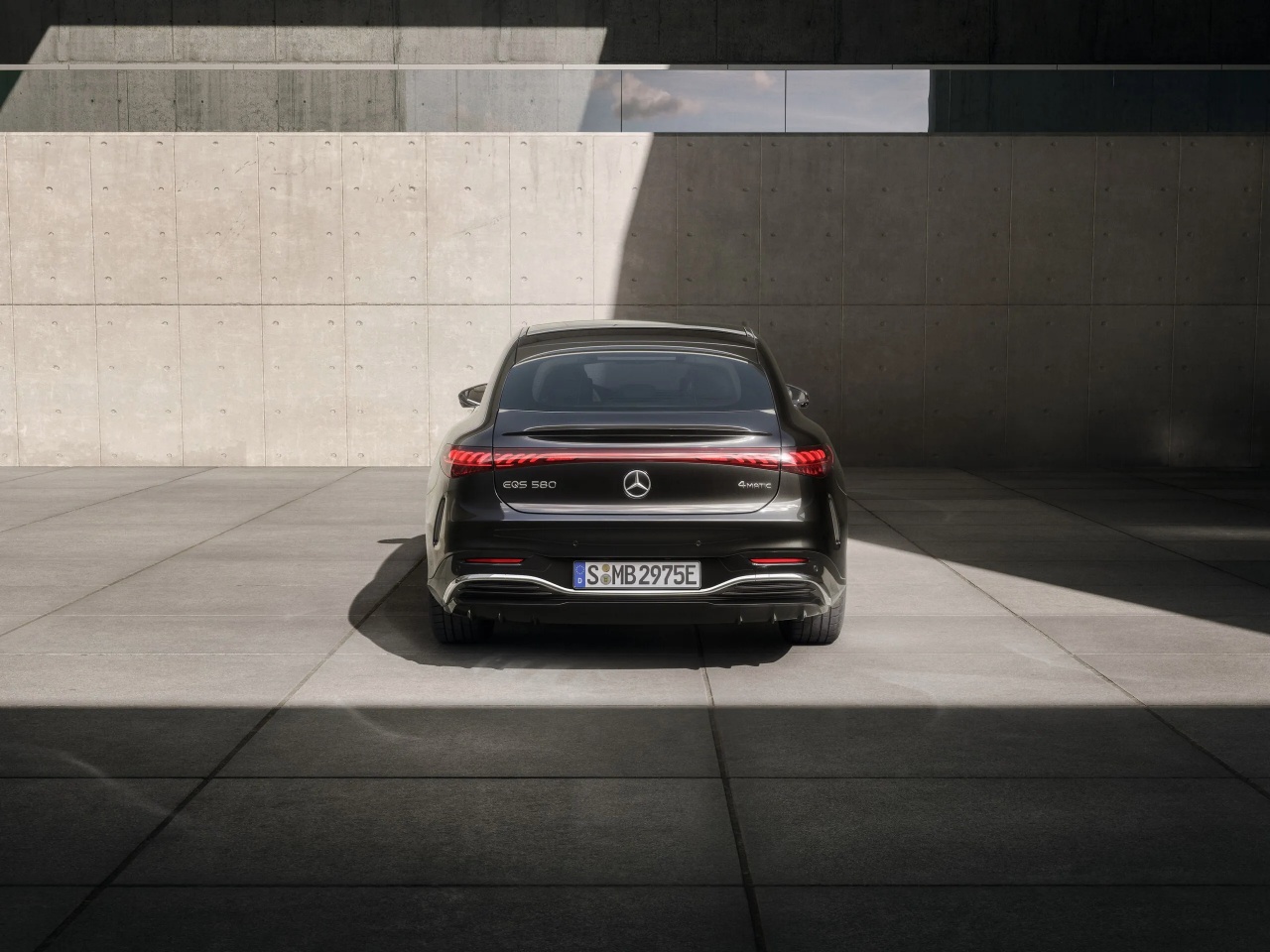 Mercedes Benz EQS