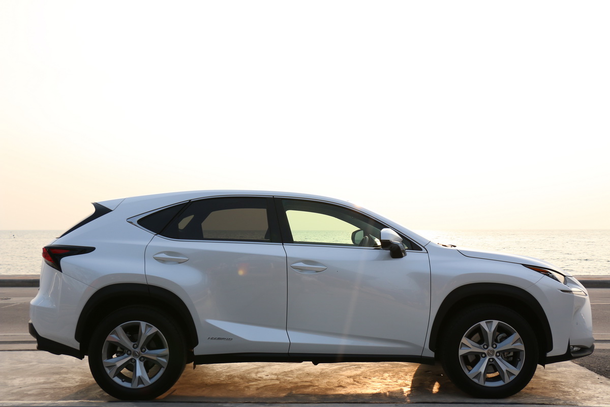 lexus NX300h 03