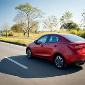 Mazda 2 2015 รีวิว