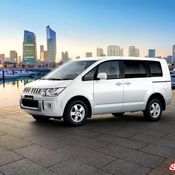 Mitsubishi Delica Space Wagon 