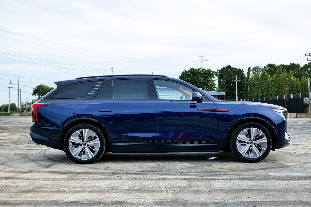 HONGQI E-HS9
