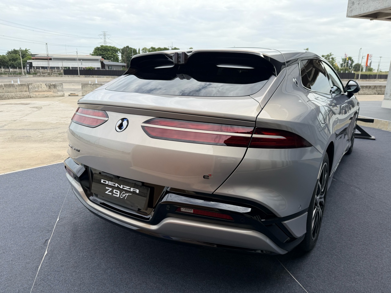 Denza Z9 GT