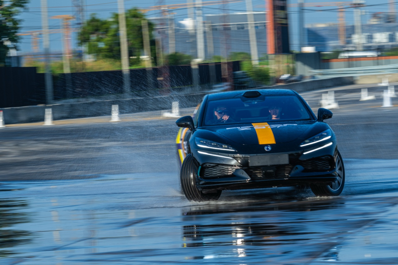 Denza Z9 GT