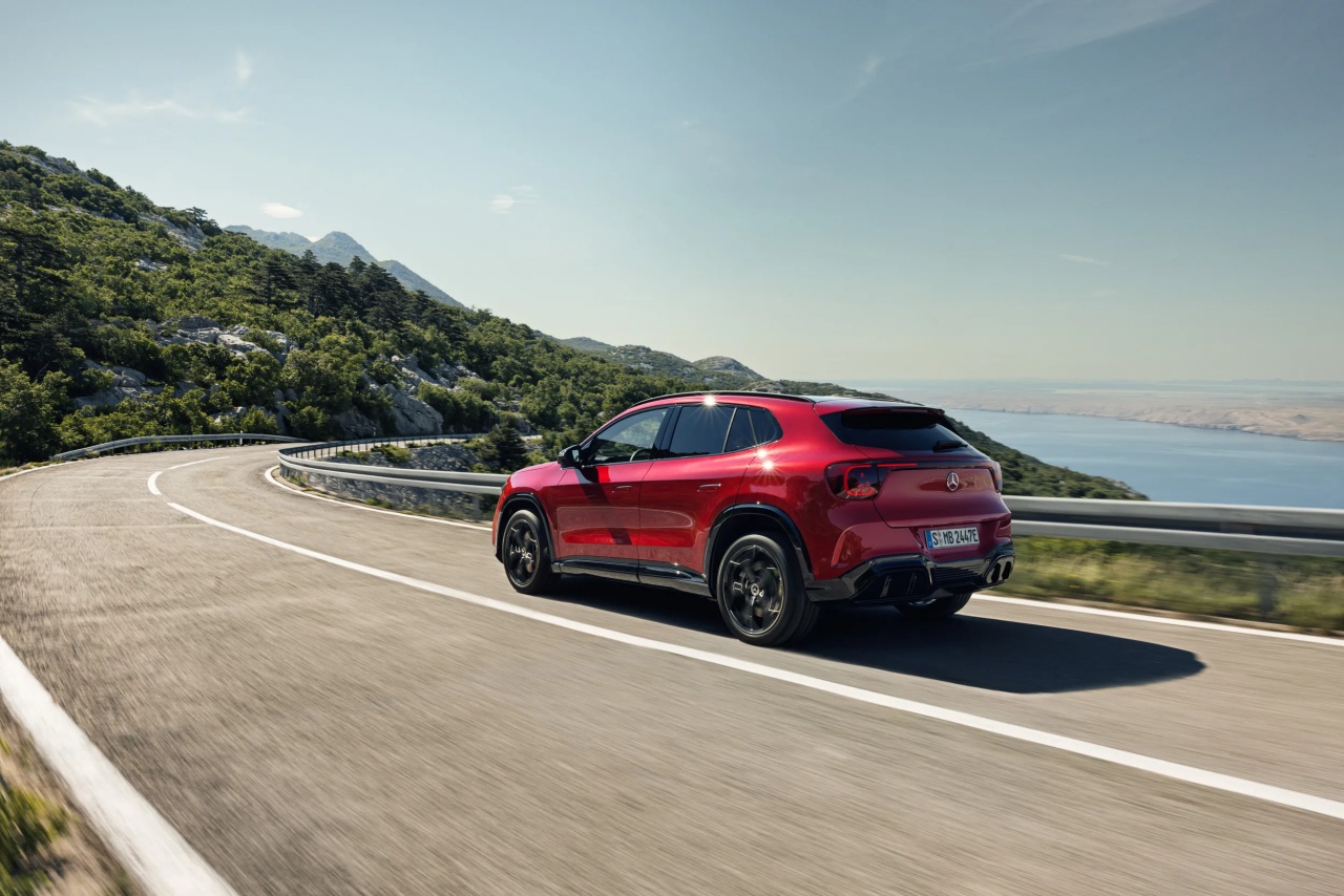 Mercedes-Benz GLA ใหม่ 