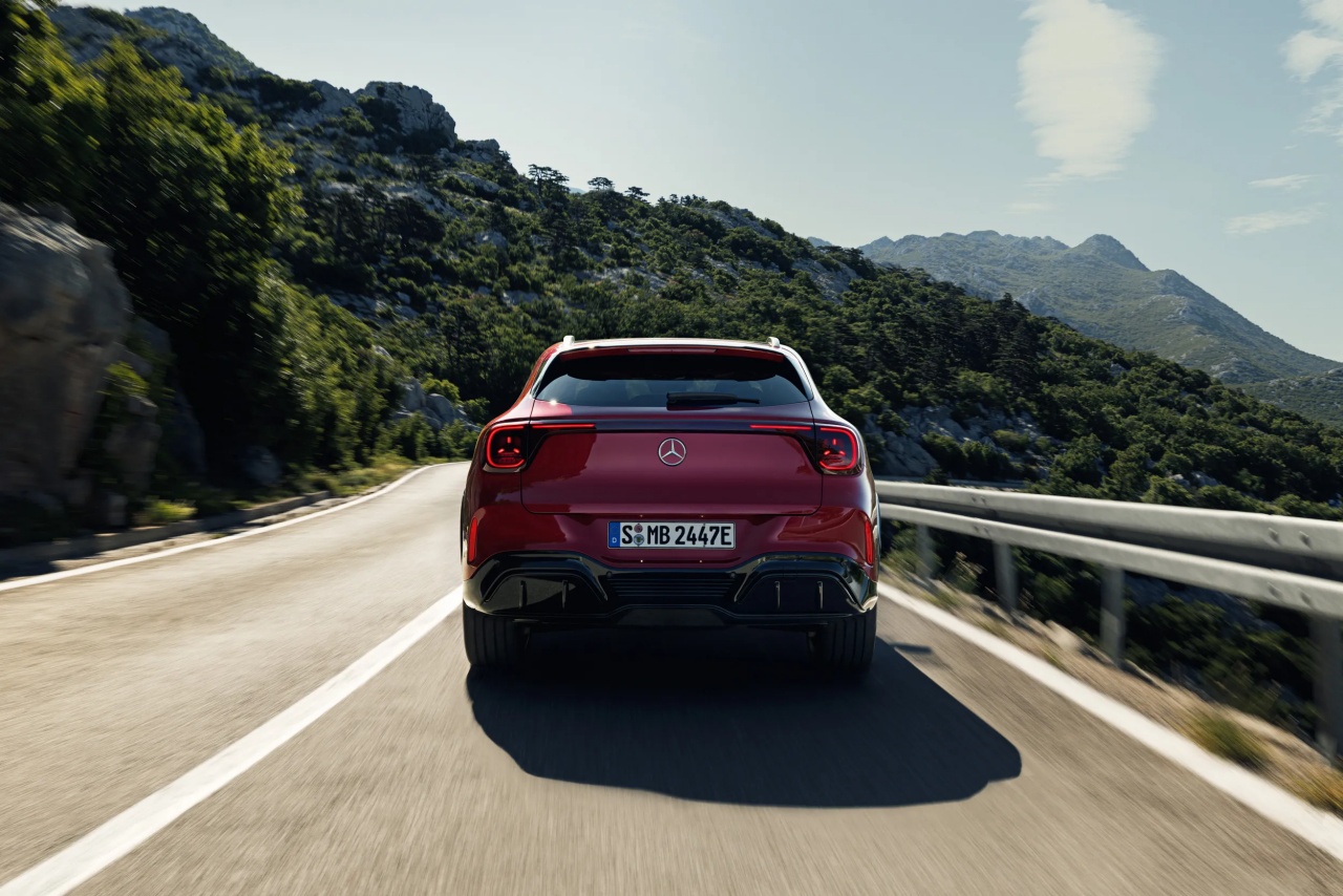 Mercedes-Benz GLA ใหม่ 