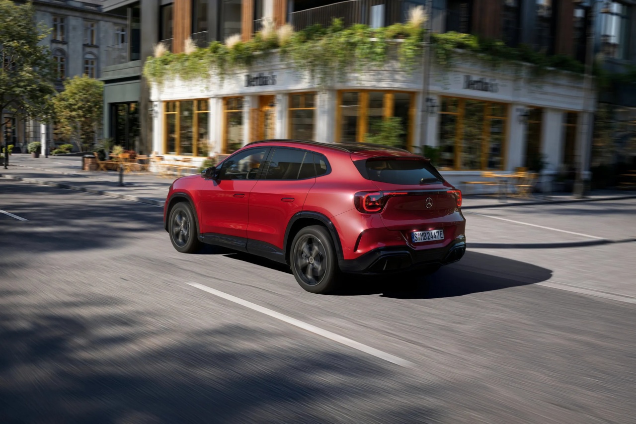 Mercedes-Benz GLA ใหม่ 