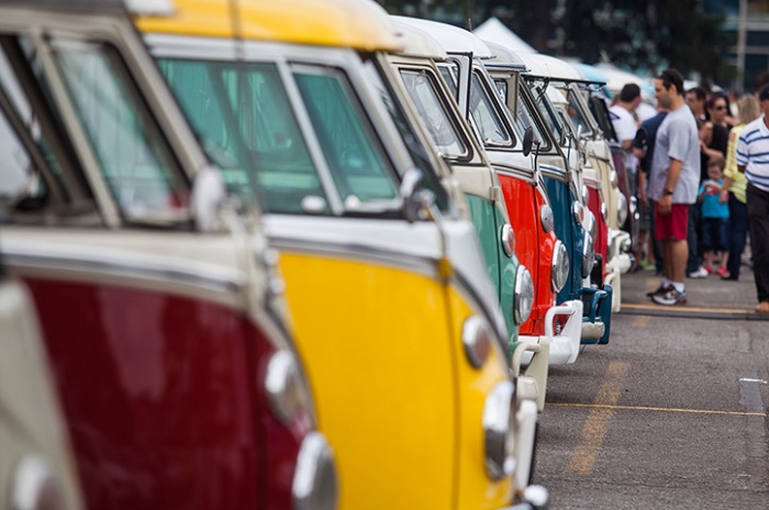 Colourful-Volkswagen-Komb-022