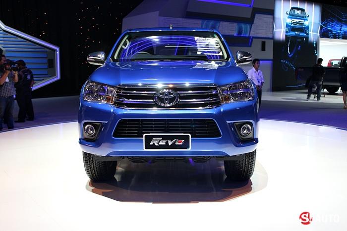 โตโยต้า รีโว 2015