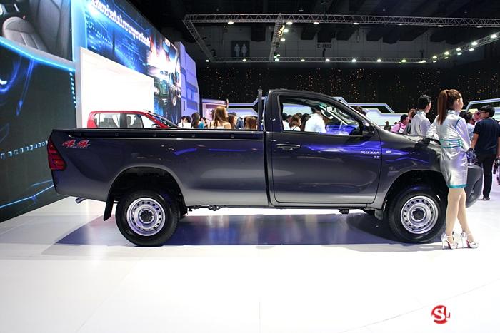 โตโยต้า รีโว 2015