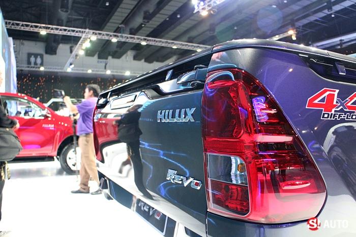 โตโยต้า รีโว 2015