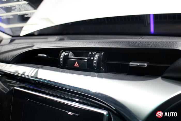 โตโยต้า รีโว 2015