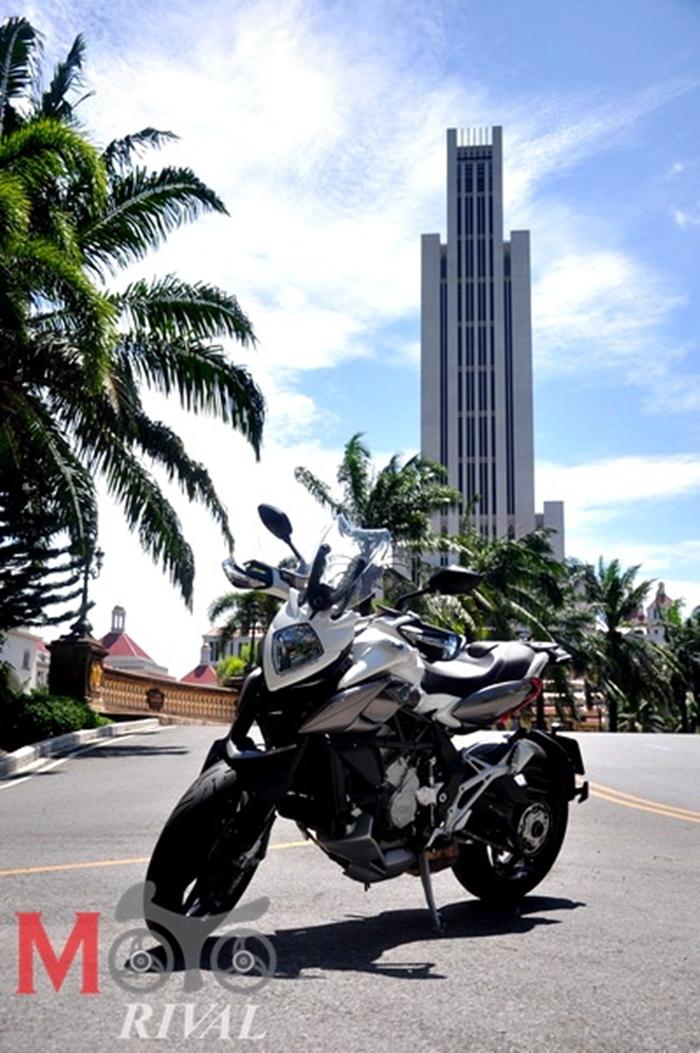 MV Agusta Stradale 800