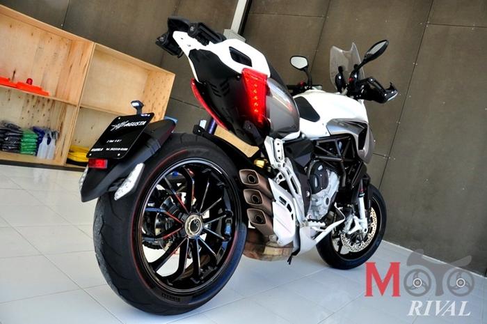 MV Agusta Stradale 800