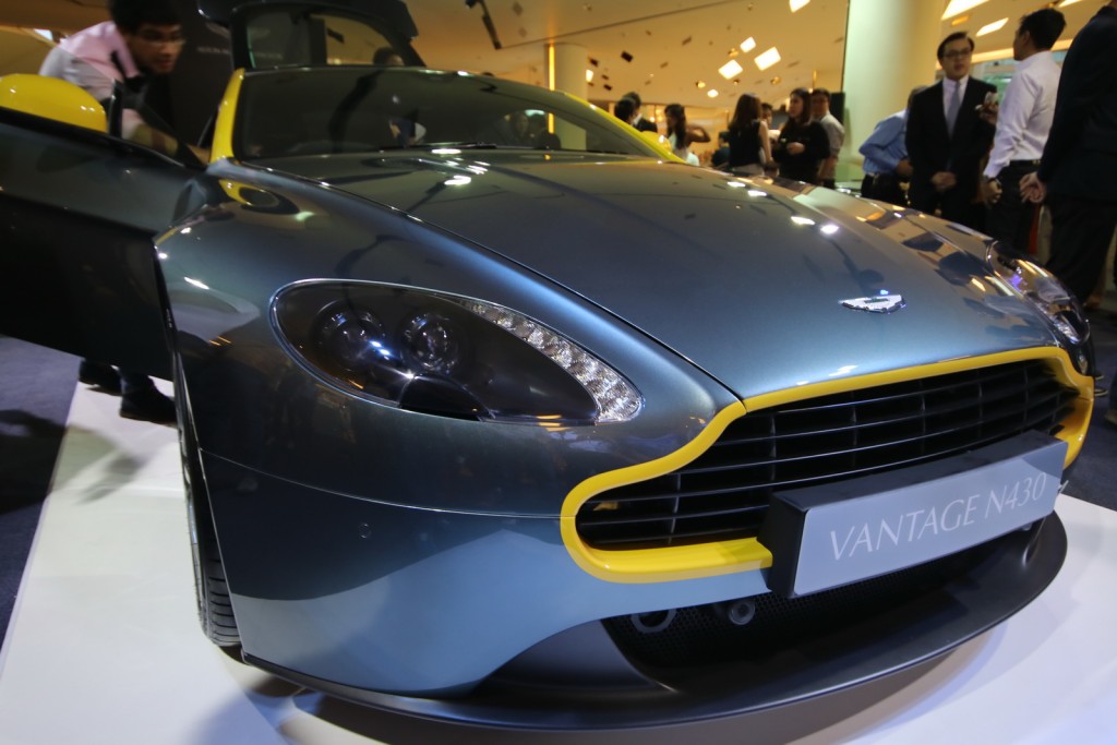 aston_martin_n430_09