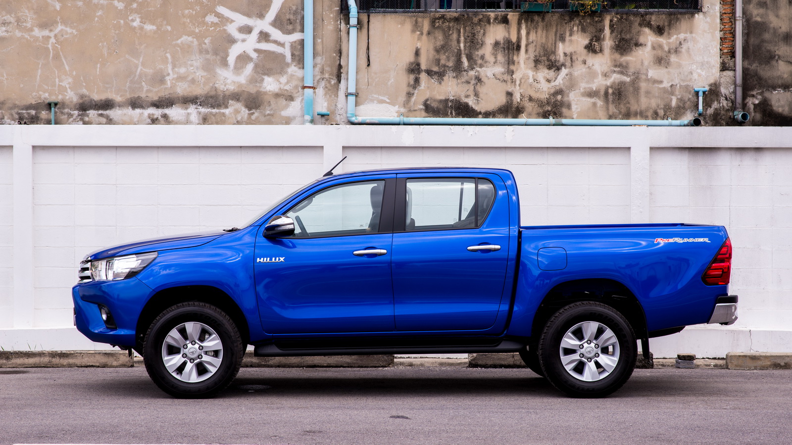 test group TOYOTA HILUX REVO 11