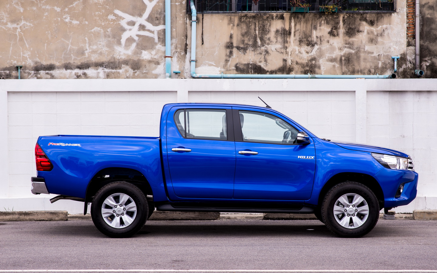 test group TOYOTA HILUX REVO 09