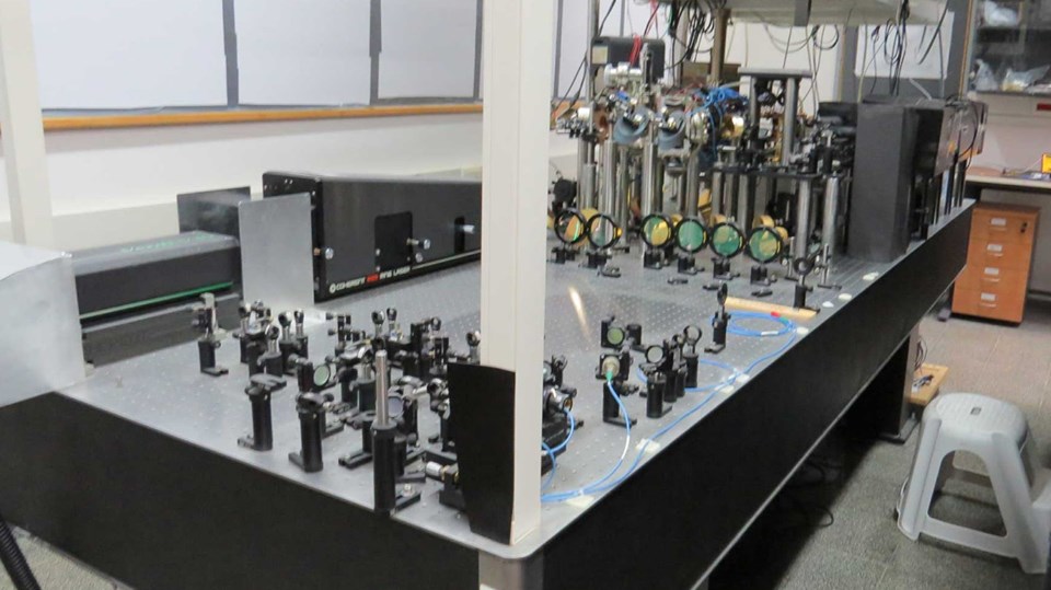 ဓာတ္ခြဲခန္းထဲတြင္ Black Hole တစ္ခုုကိုု တည္ေဆာက္စမ္းသပ္မႈျပဳျပီးေနာက္ စတီဖင္ေဟာကင္း၏ ေဟာကိန္းမ်ားမွန္ကန္ေၾကာင္း ပညာရွင္တိုု႔ အတည္ျပဳ