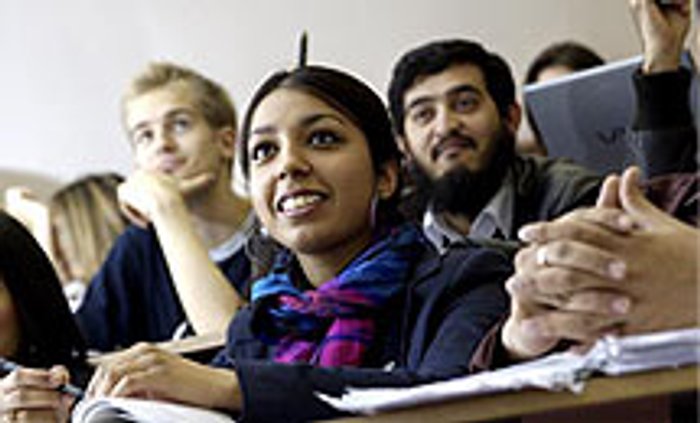 University of Hertfordshire เด่นหลักสูตรเชื่อมเรียนต่อ