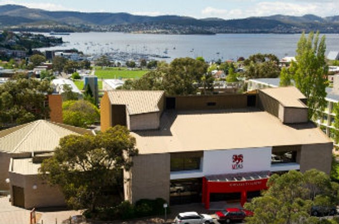 UNIVERSITY OF TASMANIA Australia