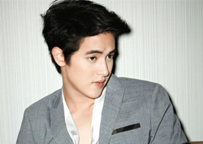 เจมส์-จิรายุ กับวีรกรรมแสบๆ - จีบสาว