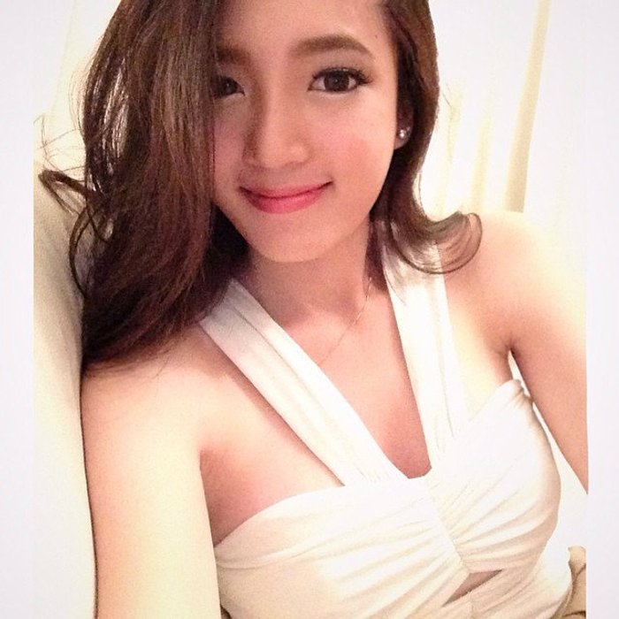 แฟชั่นสาวขาสวย แพมแพม ดาราธิป