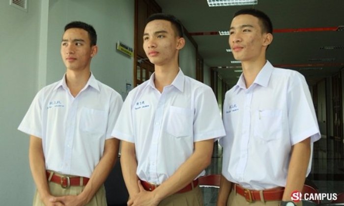 เก่งยกบ้าน " 3 แฝดลูกอีสาน " คว้าโควตาเรียนดีชนบท ปี'61