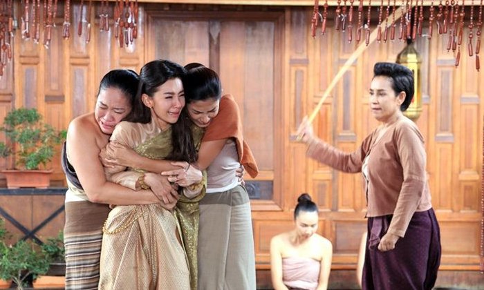 เปิดใจ 2 นักแสดงขวัญใจแฟน "บุพเพสันนิวาส"