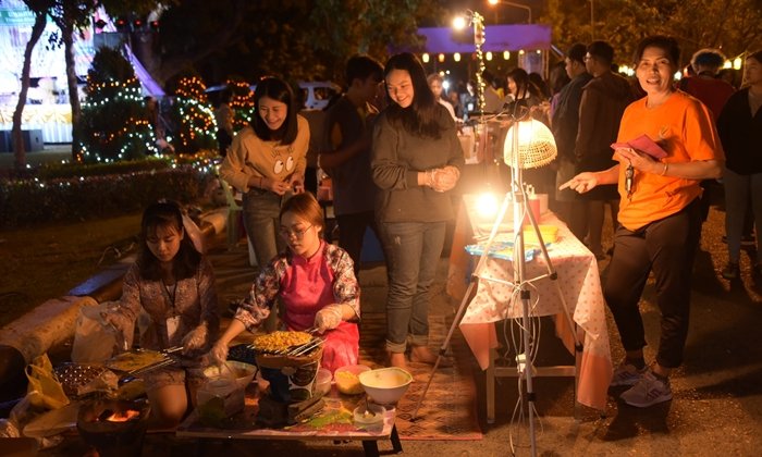 นิสิต ม.มหาสารคาม เปิดพื้นที่ถนนฅนมอ โชว์ผลงานจากความคิดสร้างสรรค์